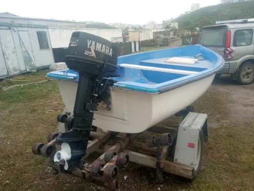 Carnot 4,80 m + moteur Yamaha 25 Ch ancien 