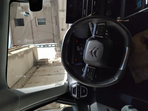Location voiture Citroën C4 2023 H