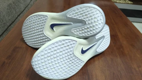 Nike Ava