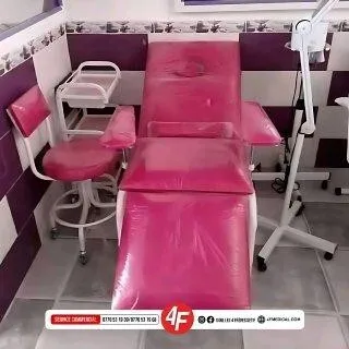 Divan esthétique disponible en plusieurs couleurs