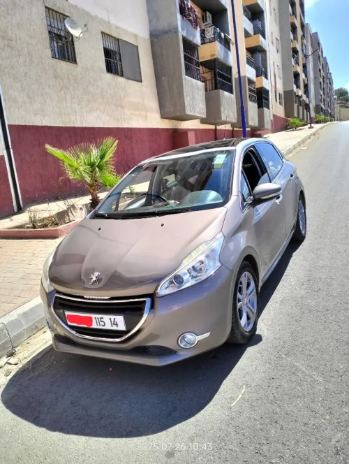 Peugeot 208 2015 Allure