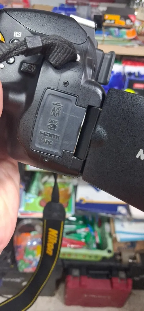 NIKON D5100