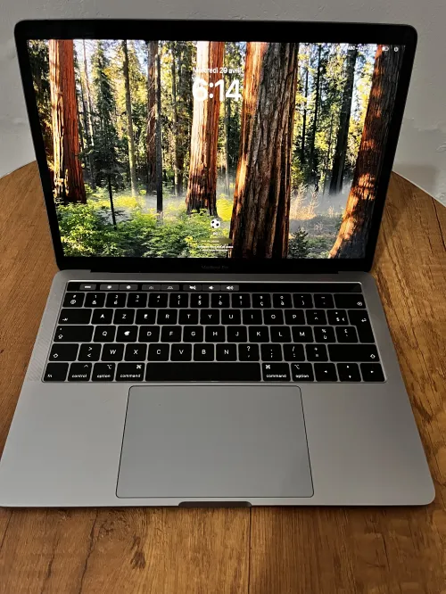 Macbook pro 2018 i7 1tb