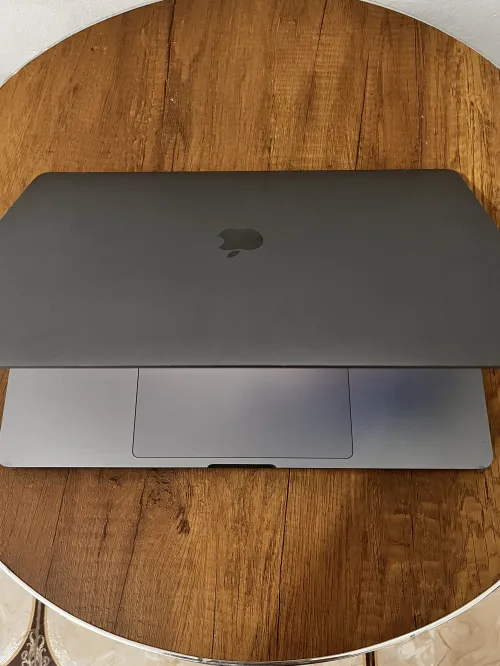 Macbook pro 2019 32g ram
