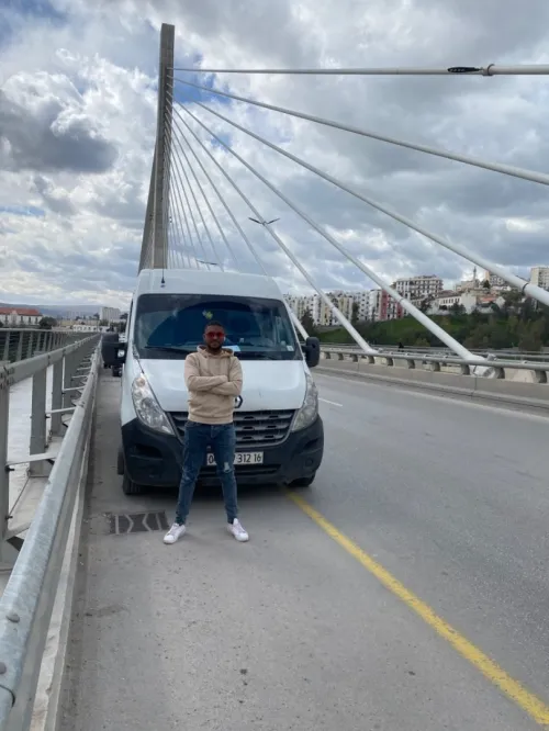Location, fourgon 4 panneaux avec chauffeur
