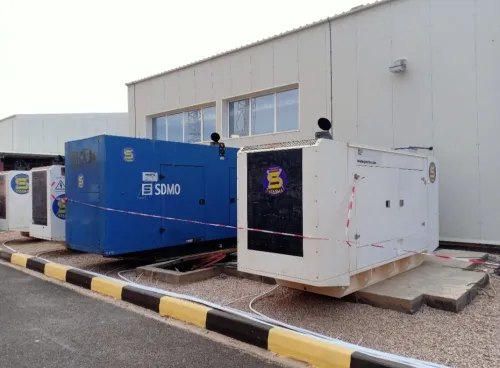 Armoire de synchronisation de plusieurs groupes électrogènes 