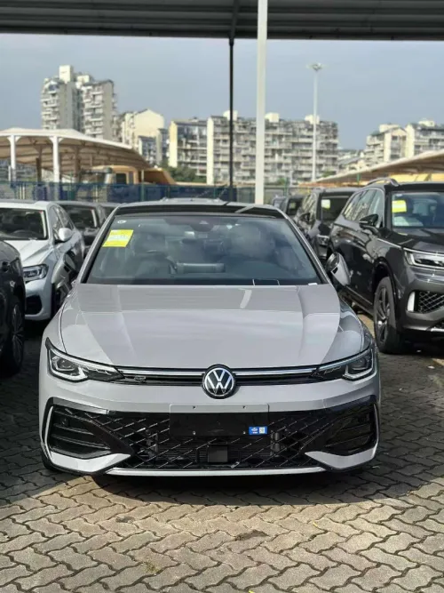 Volkswagen Golf 8 2025 Pro R-line