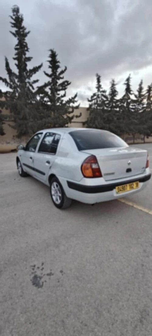 Clio Classique 2002 