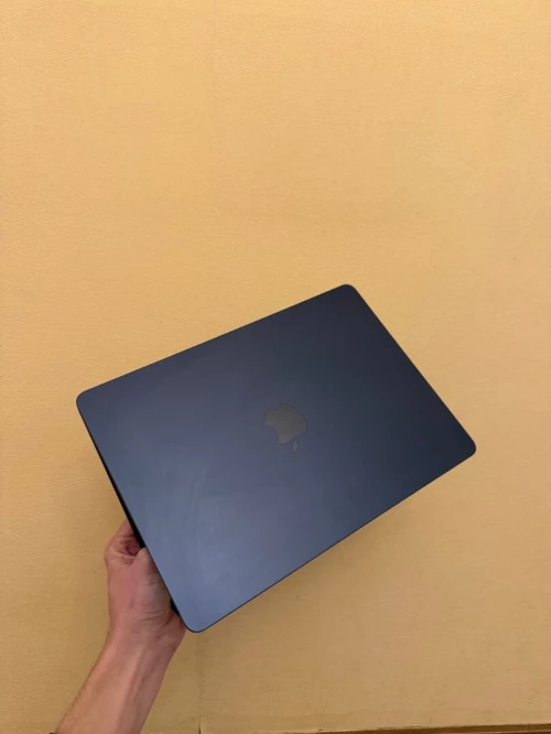 MacBook Air M2 8/256gb