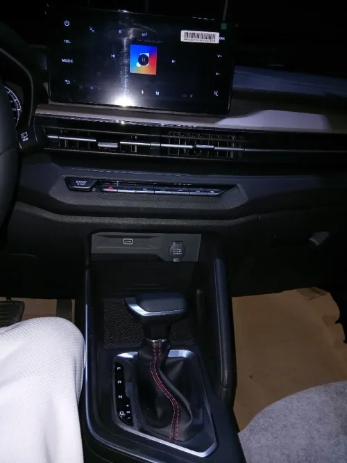 Geely Livan x3 pro 2025 