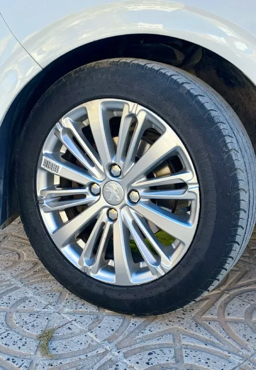 Peugeot 208 2019 Allure Facelift