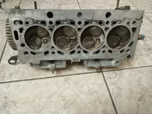 Culasse Peugeot 206,306 essence 1.6 8v Citroën xsara référence z02