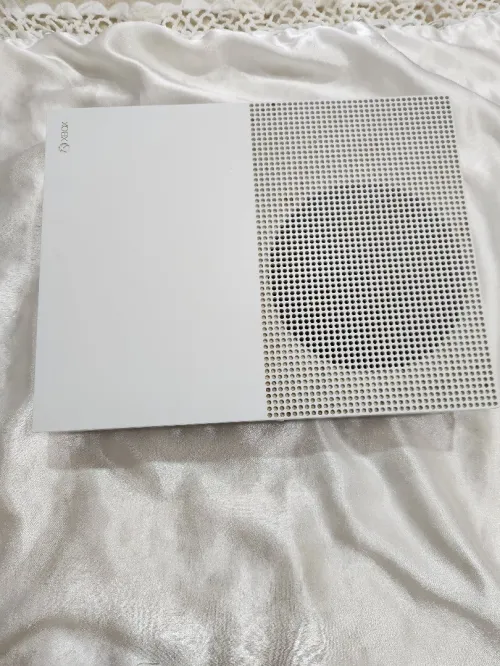 Xbox One S + Manette Édition Limitée (Call Of Duty)