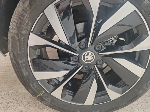 Skoda Karoq 2025 Luxury