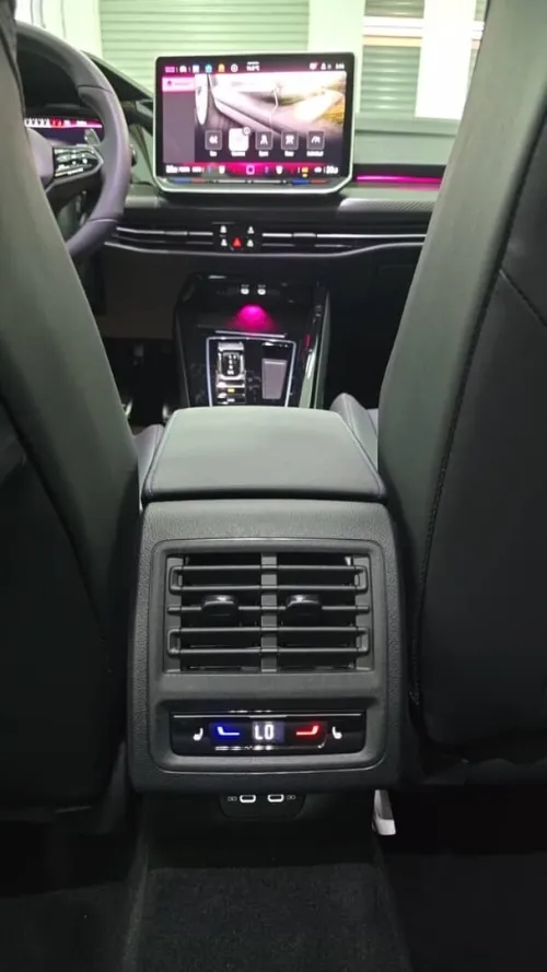 Volkswagen Golf 8R 2025 333