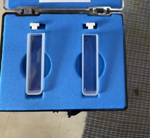 Cuvette de spectrophotomètre en quartz