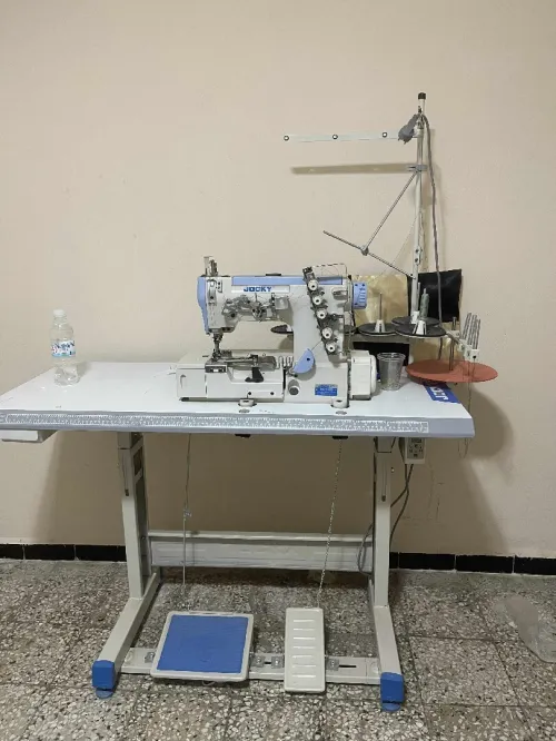 متريال تاع ورشة للبيع des machines à coudre avendre
