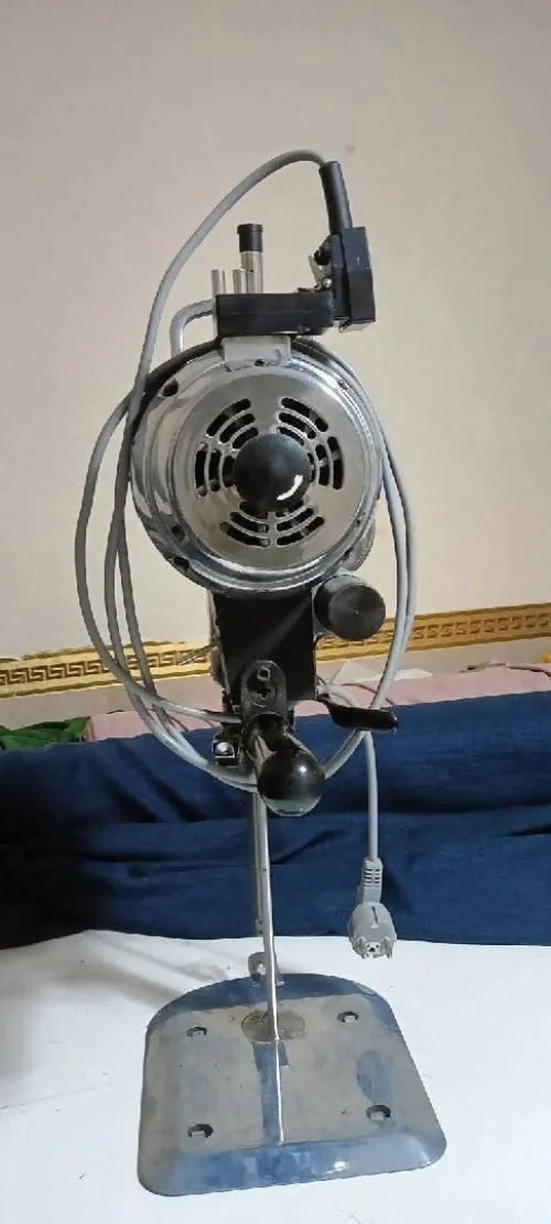 متريال تاع ورشة للبيع des machines à coudre avendre