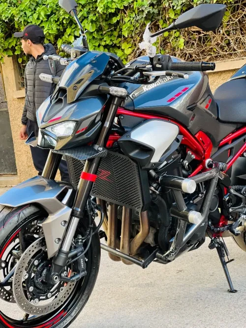 kawazaki z900 2025