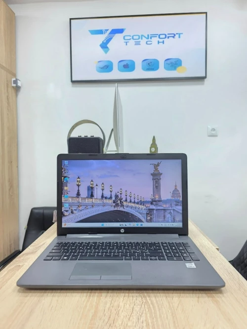 HP LAPTOP 250 G7 15.6  i7 1065G7 8GB /256GB