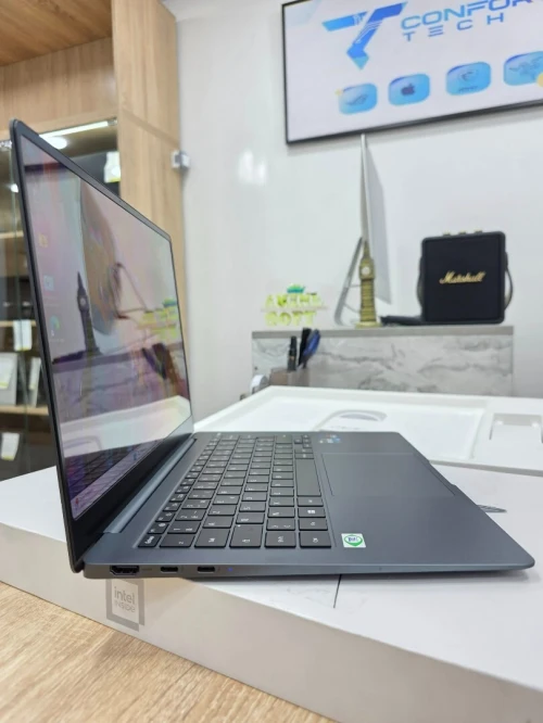 Samsung Galaxy Book3 Pro 14" OLED i5-1340P 8GB/256GB