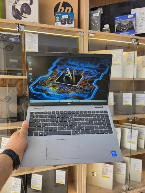 DELL PRECISION 3591 Ultra 5 135H & NVIDIA RTX 500 ada    (16GB /512GB