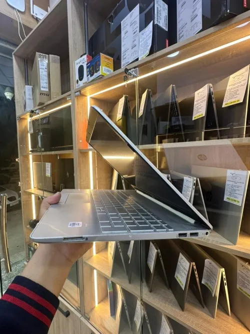HP LAPTOP 15 15.6"  i5-1035G1 8GB/256GB
