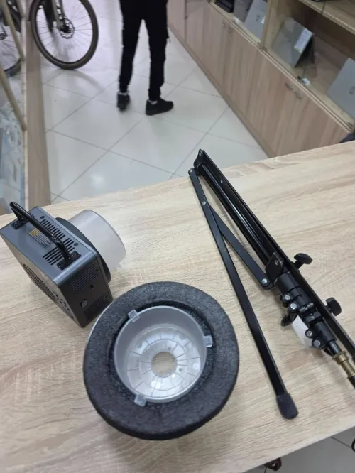 Éclairage professionnel Neewer HB-80B + Pied Manfrotto original