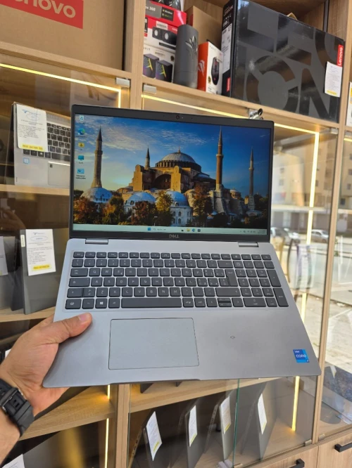 DELL PRECESION  3560 15.6 i7 1165G7  & NVIDIA  T500 (16GB /512GB )