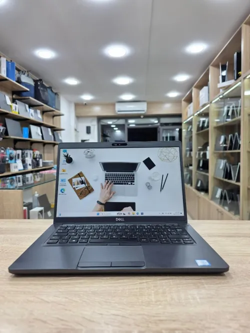 DELL  5400  14"  i7 8650U  16GB/512GB