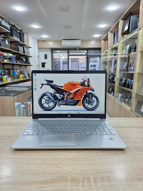 HP LAPTOP 15 15.6"  i5-1035G1 8GB/256GB