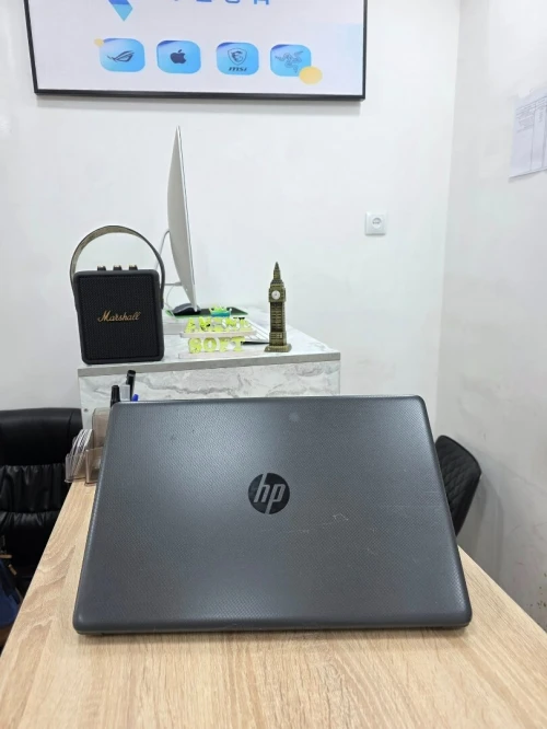 HP LAPTOP 250 G7 15.6  i7 1065G7 8GB /256GB