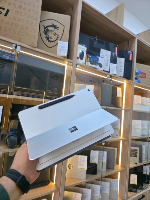 Microsoft Surface Pro 12 Snapdragon X Plus 16GB RAM / 256GB SSD UFS