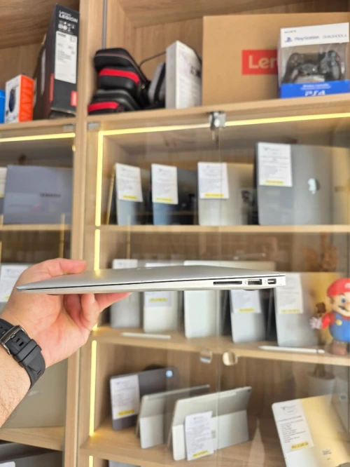MacBook Air i5  13.3 2017 8GB /128GB
