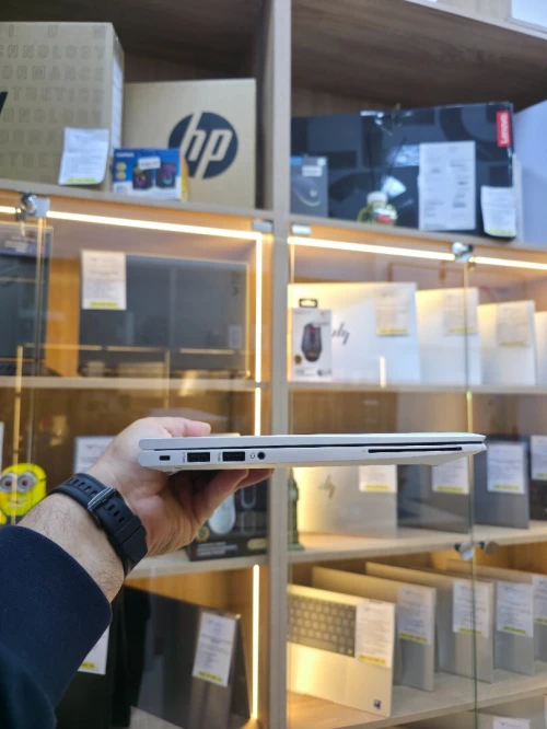 HP ELITEBOOK 830 G8 i5 1135G7  8GB /256GB