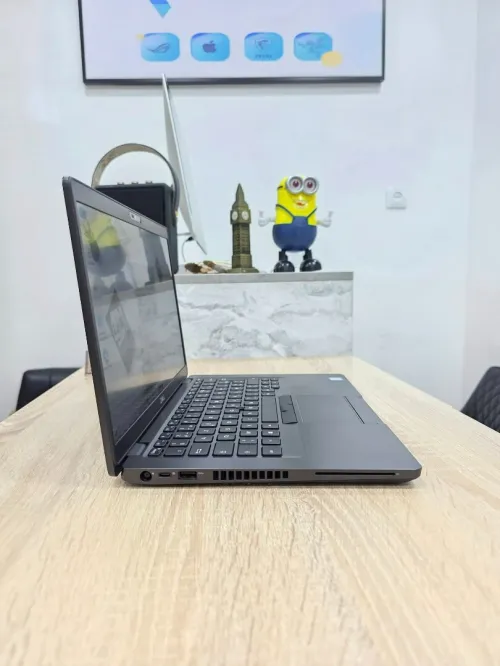 DELL  5400  14"  i7 8650U  16GB/512GB