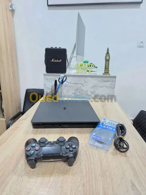  Sony PlayStation 4 Slim Flashée v9.00 + 1 Manette