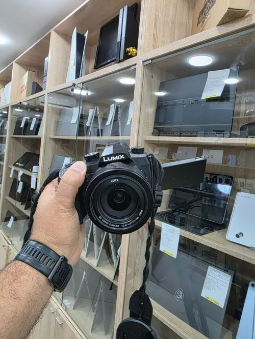  Panasonic Lumix FZ1000 mark  II  Capteur MOS 1"  20.1 MP