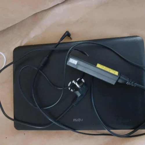 2 pc portable Fujitsu LifeBook Aserie