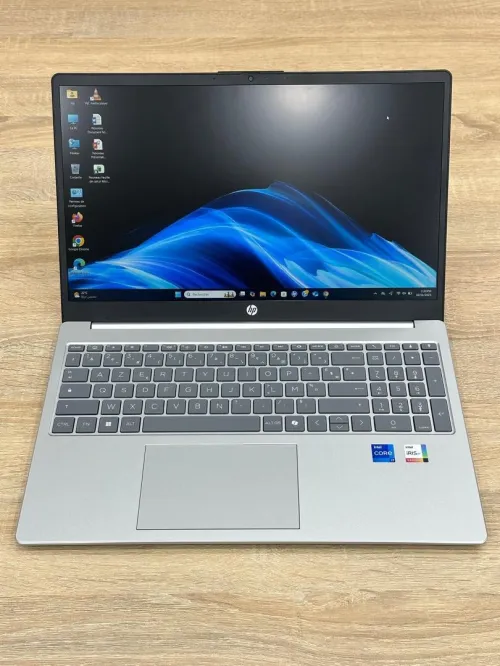 HP 15 i7 1355U 16gb 1000gb SSD Intel iris Xe 15.6"