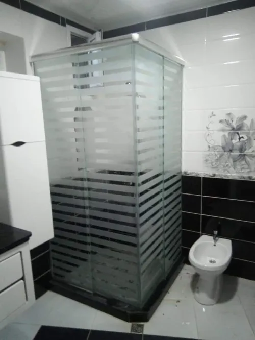 Vitrine en verre trempé 