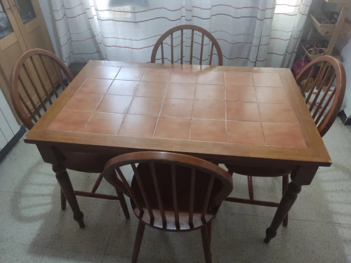 Table 4 chaises