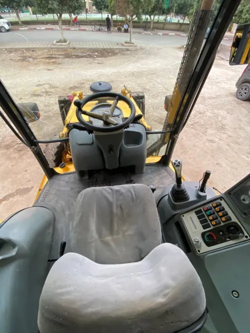 Komatsu wb93r Komatsu wb93r 2009