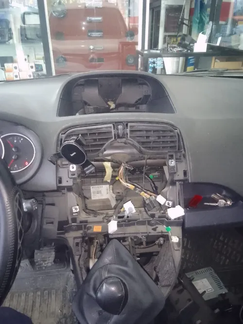 Installation système d'alarme auto