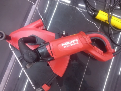 Découpeuse hilti dch300-x année 2019 presque Neuf 