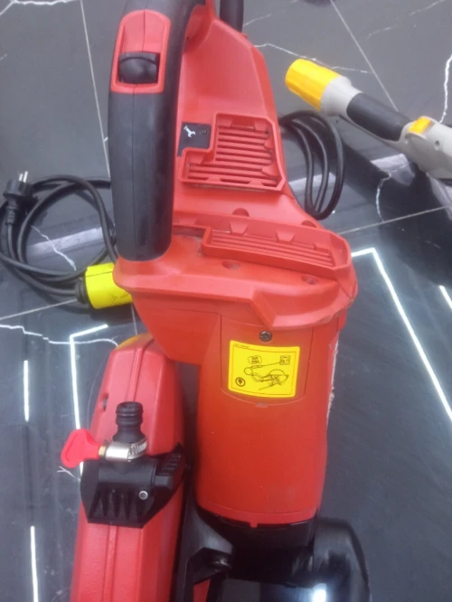Découpeuse hilti dch300-x année 2019 presque Neuf 