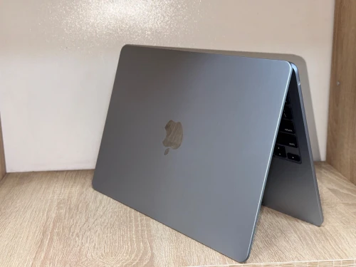 Mac book Air M4 2025