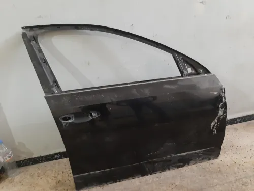 Porte coté droite d'origine coté passage