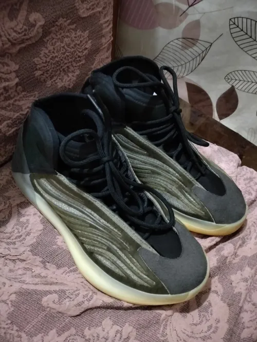 ADIDAS YEEZY boost