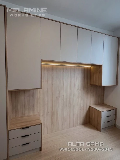 Chambre à coucher tête lit pour plus d'espace d'arrangement